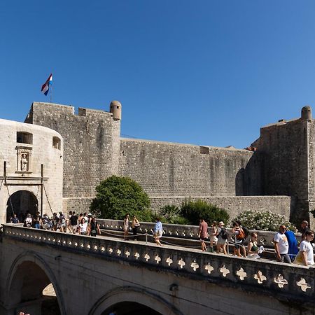 Seistanca Lux -Old City Entrance Дубровник Екстериор снимка